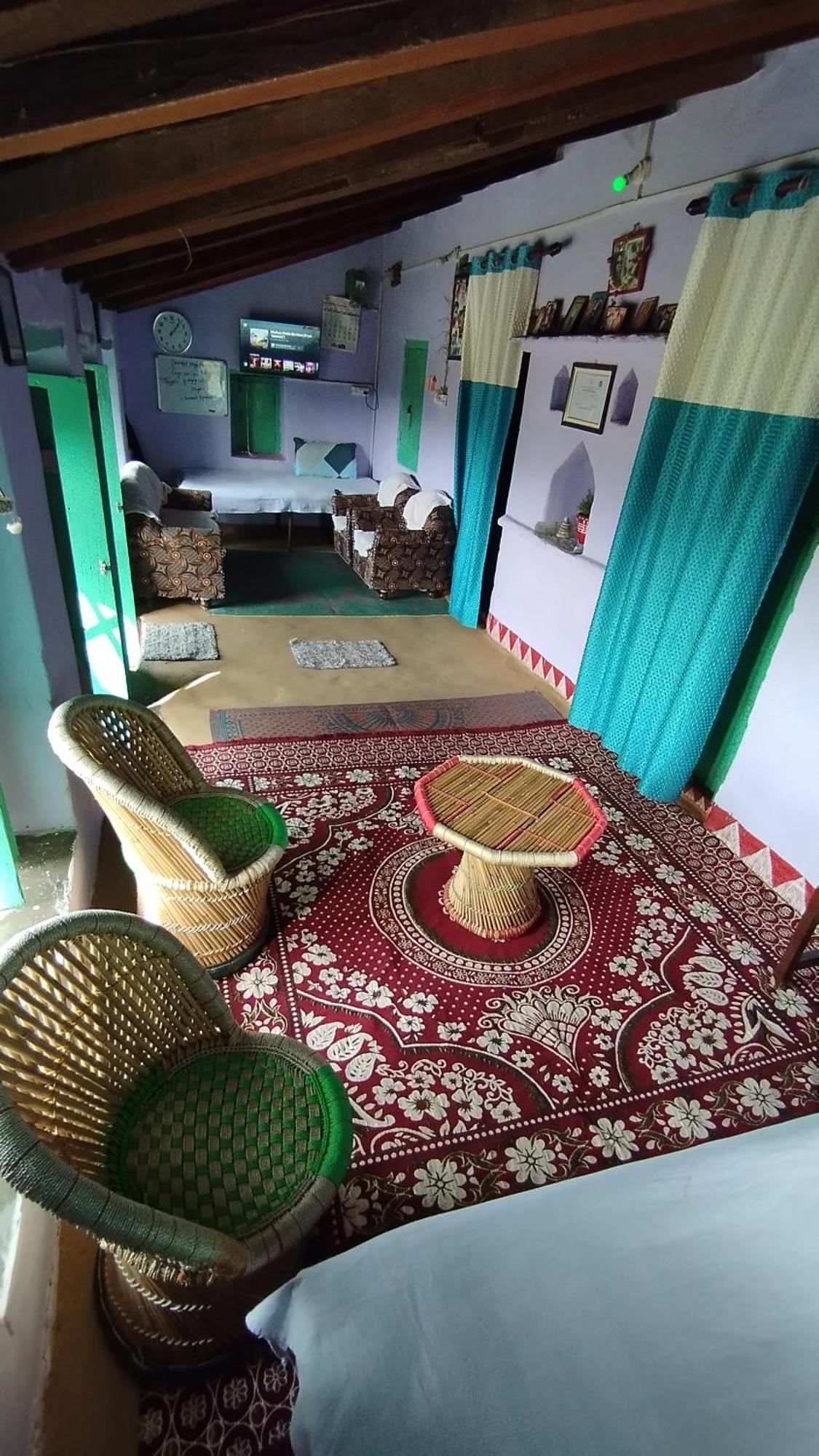 Dwarahat Village Farmstay- Babaji'S Cave Habitación foto